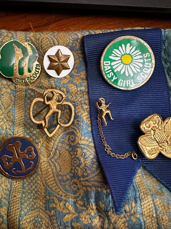 Vintage Girl Scout Brownie Cadette Pins Bundle Gem