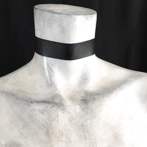 Plus size choker hot sale collar