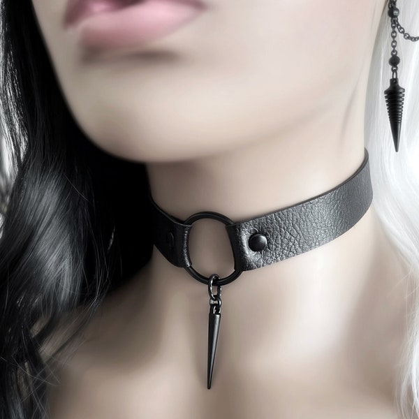 3/4" Wide Black Spike Choker With Black O-Ring - Vegan Leather Collar Necklace - Unisex Punk Choker Collar - Goth Faux Leather Day Collar