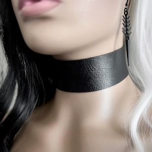 Wide black choker necklace shop