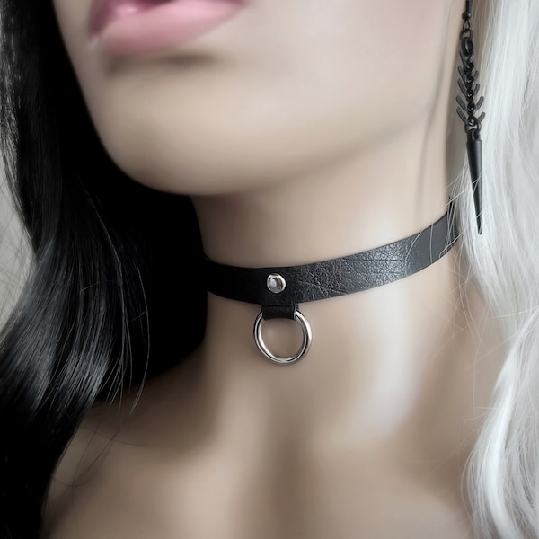 1/2" Wide Black Choker With Silver O-Ring - Vegan Leather Collar Necklace - Unisex Punk Black Choker Collar - Goth Faux Leather Day Collar