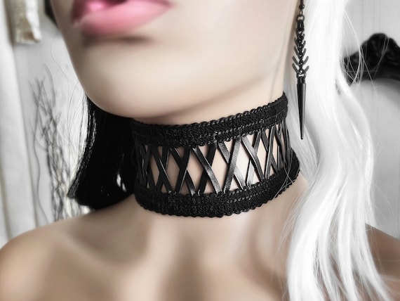 collar x choker chain