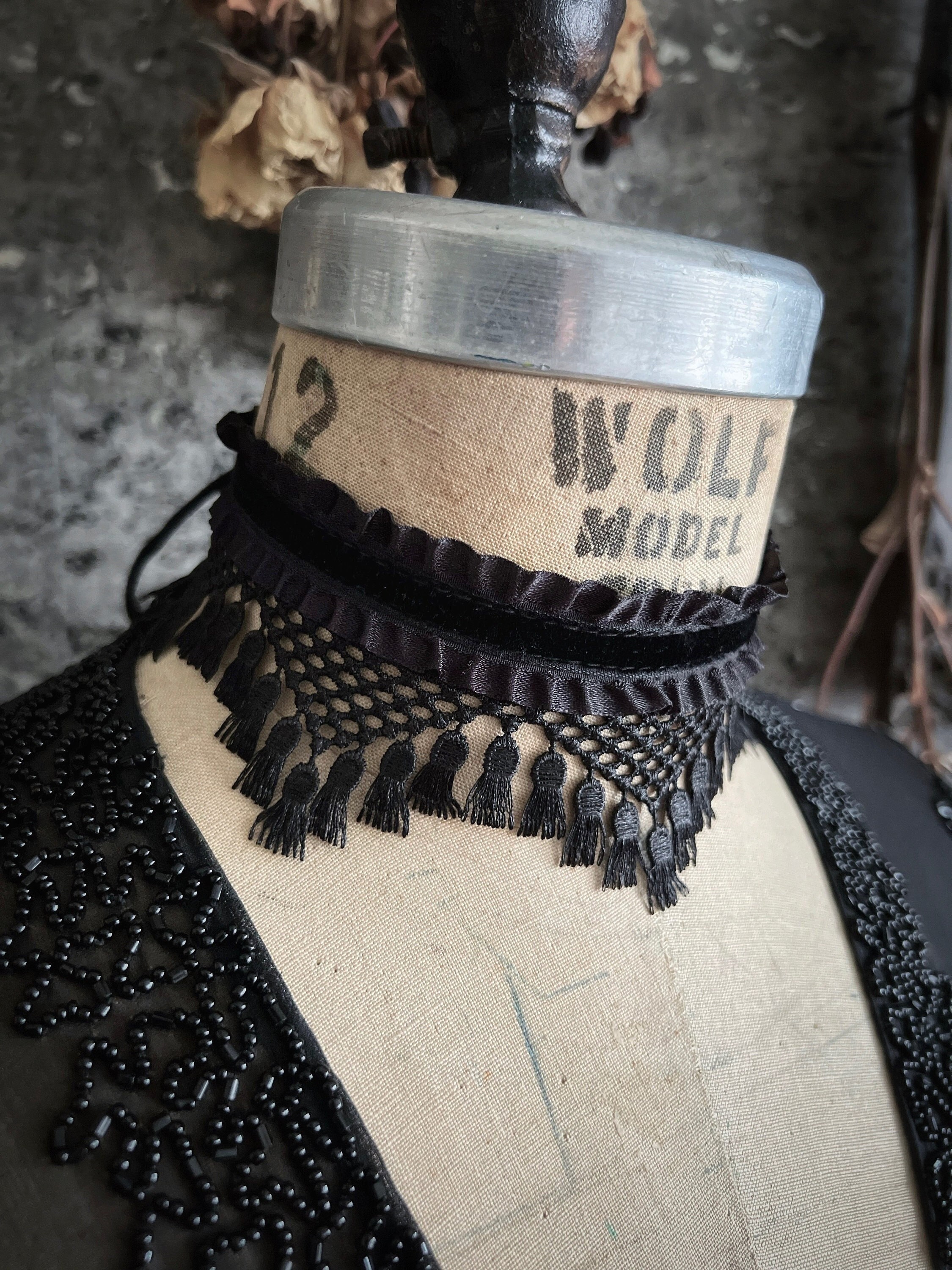 Lattice Choker Necklace Black Venetian 