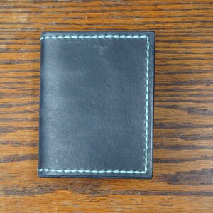 Cartera de cuero bi-doblado delgado de tres bolsillos