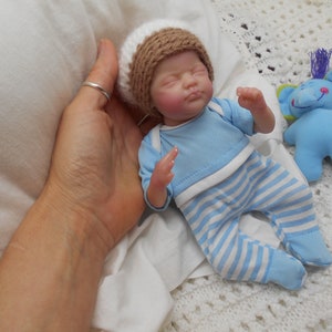 Adorable mini Reborn baby, small baby, handmade, heavy doll, weighted, reborn doll, reborn, therapeutic