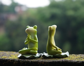 Miniatur Yoga-Frosch Statue – Für Feengarten & Terrarium – Handbemalt, 5,4 X 5,1 Cm – Aus Kunstharz