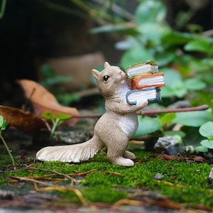 Tiny Squirrel Holding Books, Miniature Fairy Garden Supplies Terrarium Accessories Animal Figurine