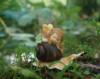 Miniature Small Fairy Girl with Butterfly Lay on Snail, Animal Figurines Fairy Garden Supplies Terrarium Accessories DIY Miniature Garden