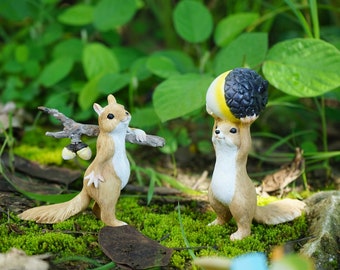 Fairy Miniature Squirrel with Pineal Cone , Miniature Fairy Garden Supplies Terrarium Accessories Animal Figurine