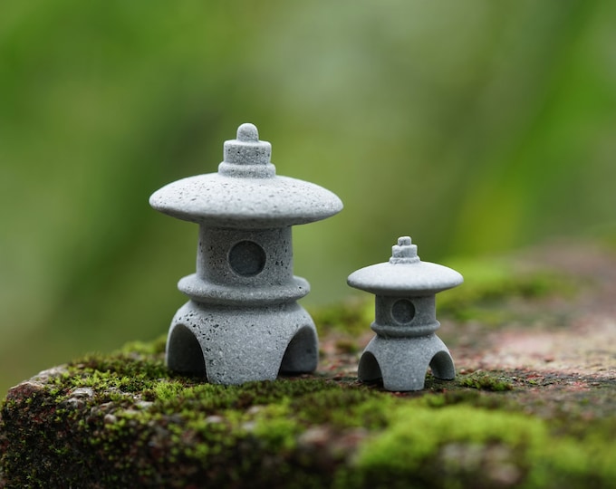 Miniature Small Zen Style Stone Lamp with Three Holes Figure Fairy Garden Supplies Terrarium Accessories