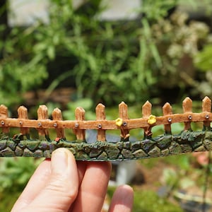1pcs Natural Miniature Rattan Fence with Flower Figure Fairy Garden Supplies Terrarium Accessories
