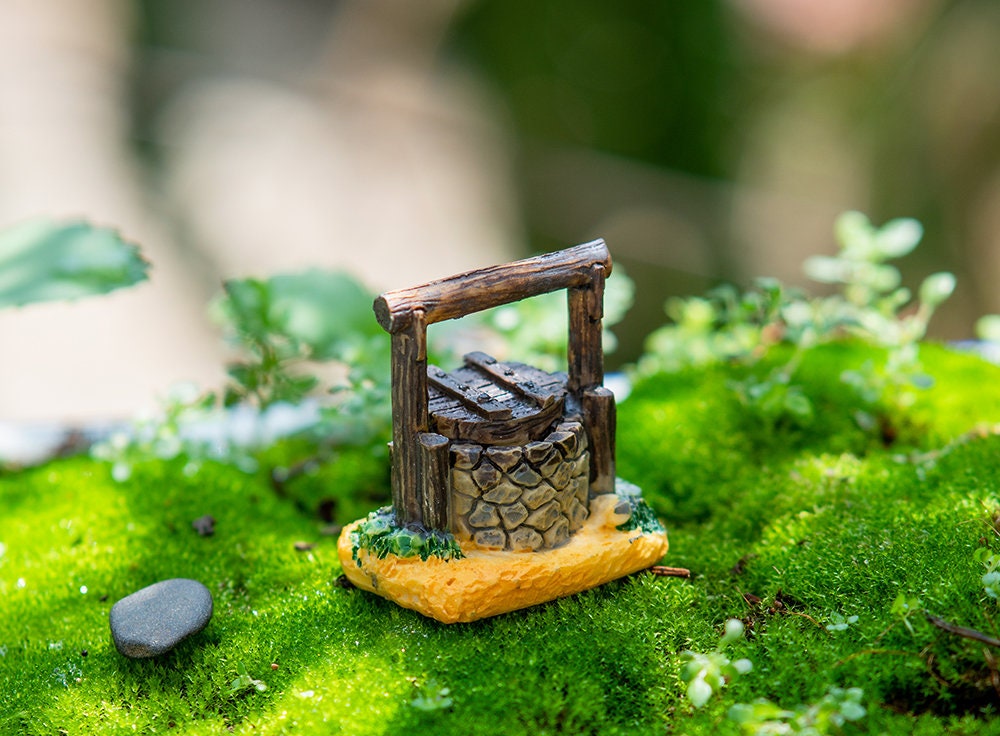 Miniature Tiny Well with Cover Figure Fairy Garden Supplies Terrarium Accessories