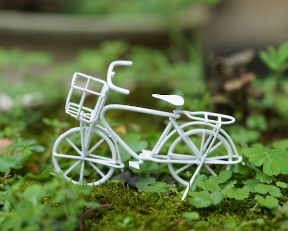 妖精のミニチュア小さな白い自転車の置物妖精の庭用品テラリウム