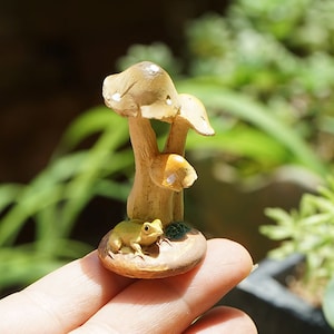 Miniature Tiny Frog with Mushrooms, Animal Figurines Fairy Garden Supplies Terrarium Accessories DIY Miniature Garden