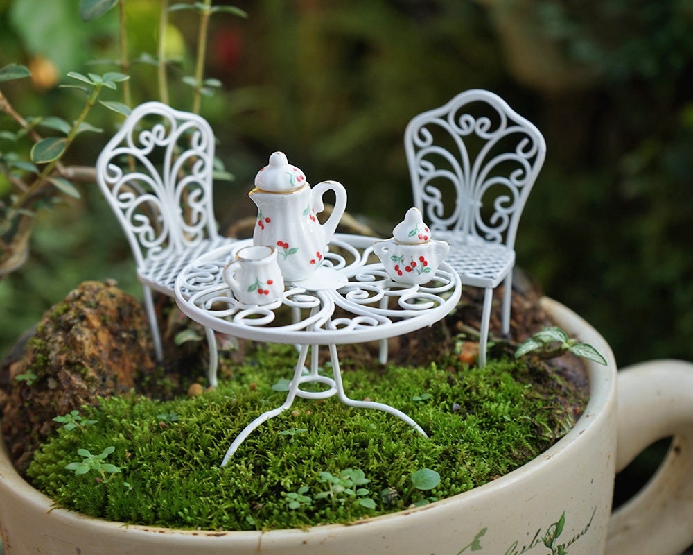 Terrarium display table deals