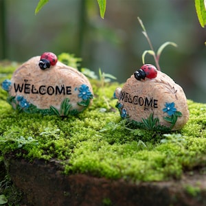 2pcs Fairy Garden Miniature Tinny Mini Ladybug Lie on Stone  Garden Supplies DIY Terrarium Accessories Animal Figurine