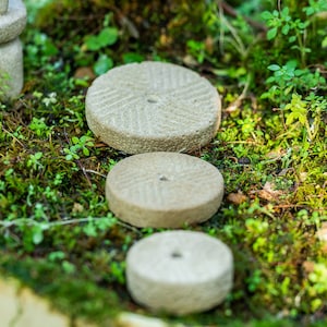 3pcs Natural Miniature Japanese and Zen Style Small Stepping Millstone-Shape Figure Fairy Garden Supplies Terrarium Accessories