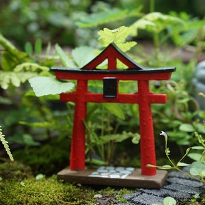 Miniature Small Zen Style Ksitigarbha Red Torii Figure Fairy Garden Supplies Terrarium Accessories