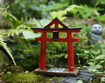 Miniature Small Zen Style Ksitigarbha Red Torii Figure Fairy Garden Supplies Terrarium Accessories