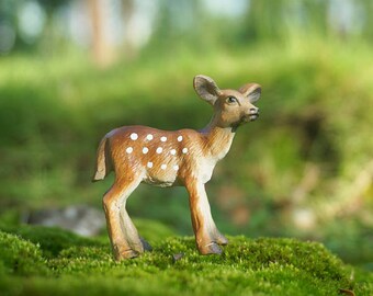 1 pz. Miniatura da giardino delle fate, piccolo cervo Sika, mini accessori da giardino, piante/casa delle bambole/decorazioni da giardino, accessori per terrari