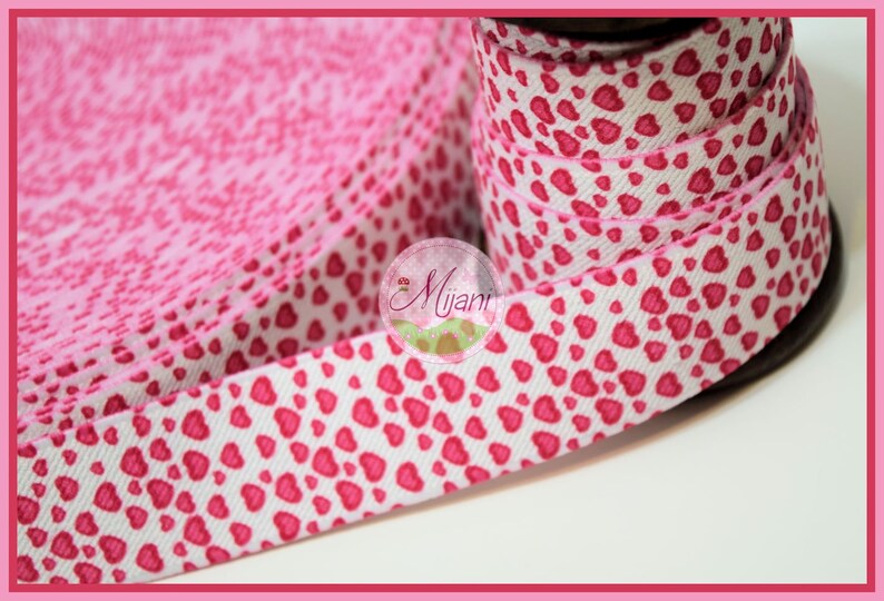 1 m Rubber Band 25 mm small hearts pink red white Mijani