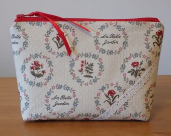 Beautiful Vintage Style Make Up Bag Case, Ivory Floral 100% Cotton Fabric, Cosmetics Purse, Zipper Pouch, Handmade, Lined, Ladies' Gift