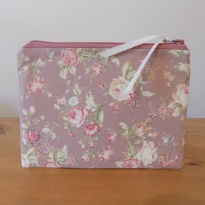 Borsa portaoggetti vintage a forma di rosa, piccola borsa per il trucco, astuccio per cosmetici floreale, portamonete, astuccio con cerniera foderato, tessuto di cotone rosa antico, regalo per donna