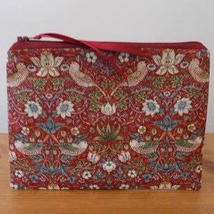 Borsa portaoggetti con uccelli e fiori, custodia decorativa per il trucco, piccola borsa per cosmetici, tessuto di cotone con uccelli rossi e fiori, astuccio con cerniera foderato