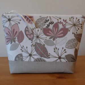 Beautiful Quality Toiletry Bag Women, Wash Bag Women, Large Make Up Bag, Floral Cosmetics Purse, Large Zipper Pouch, Waterproof Lining
