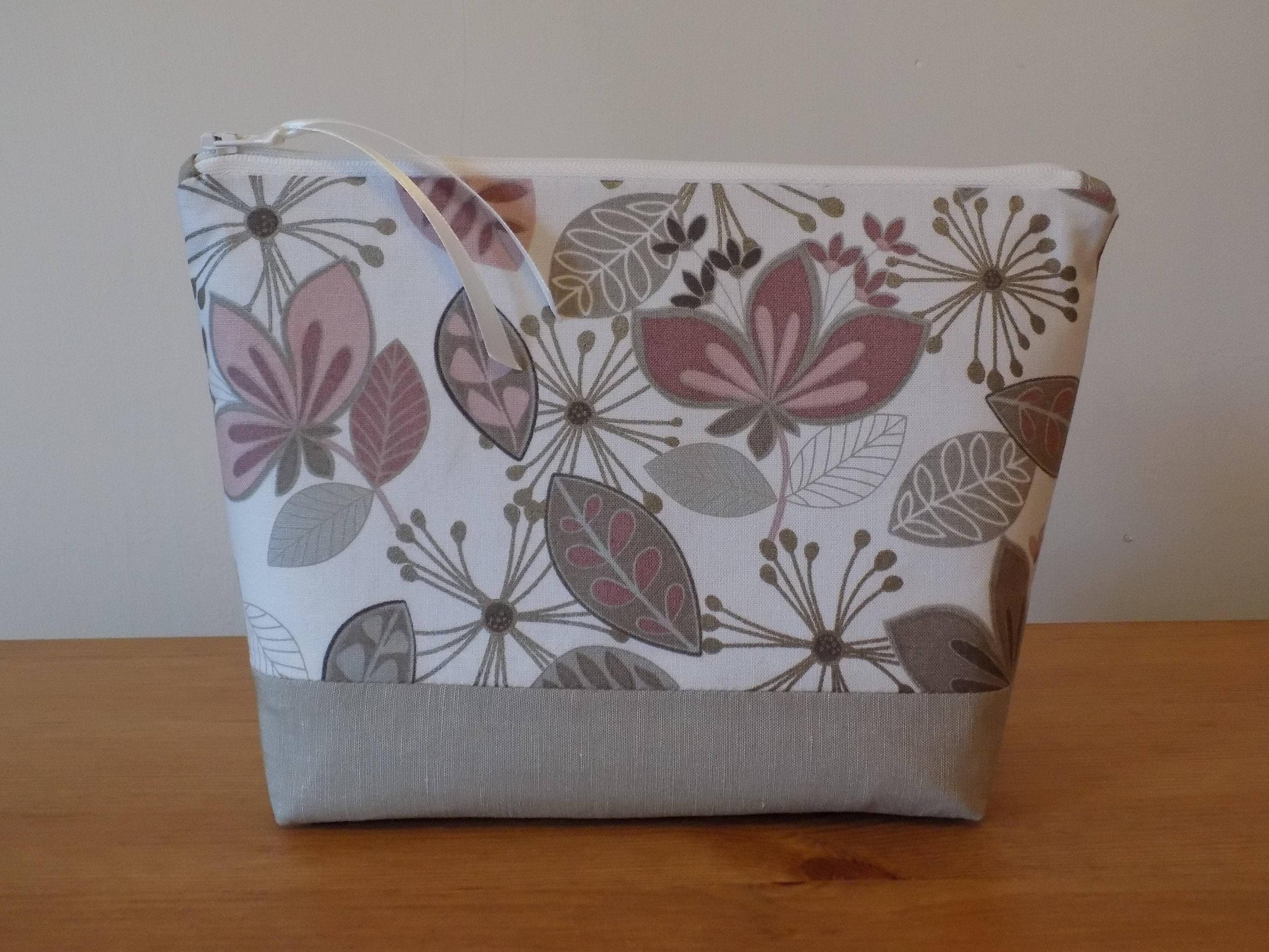 Beautiful Quality Toiletry Bag Women 