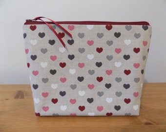 Hearts Toiletries Bag Women, Large Make Up Case, Contemporary Cosmetics Bag, Wash Bag, Zipper Storage Pouch, Waterproof Lining, Ladies' Gift