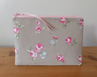 Rosebud Floral Fabric Storage Pouch, Small Make Up Bag, Cosmetics Case, Zipper Storage Pouch, Coin Purse, Cotton Canvas, Ladies' Lined Gift