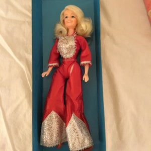 Dolly parton cheap doll 2018