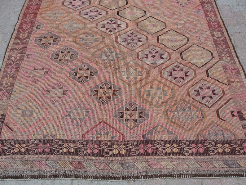 Floral design Large Turkish Kilim - Vintage kilim, kilim rug, 6 x 9.7 ft, bohemian kilim rug, large living room rug, bedroom rugs image 4