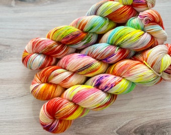 MCN FLOWER POWER Hand-Dyed Yarn, Sock Weight Yarn, Fingering Yarn, Cashmere Blend Yarn, Coquina Base, Variegated Yarn, Summer Yarn