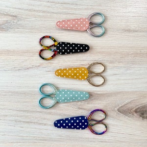 SCISSORS, Matching Sheath, Vintage Classic Scissors, Knitting Notions, Ideal for Knitting, Embroidery, Crochet, Sewing, Needlepoint