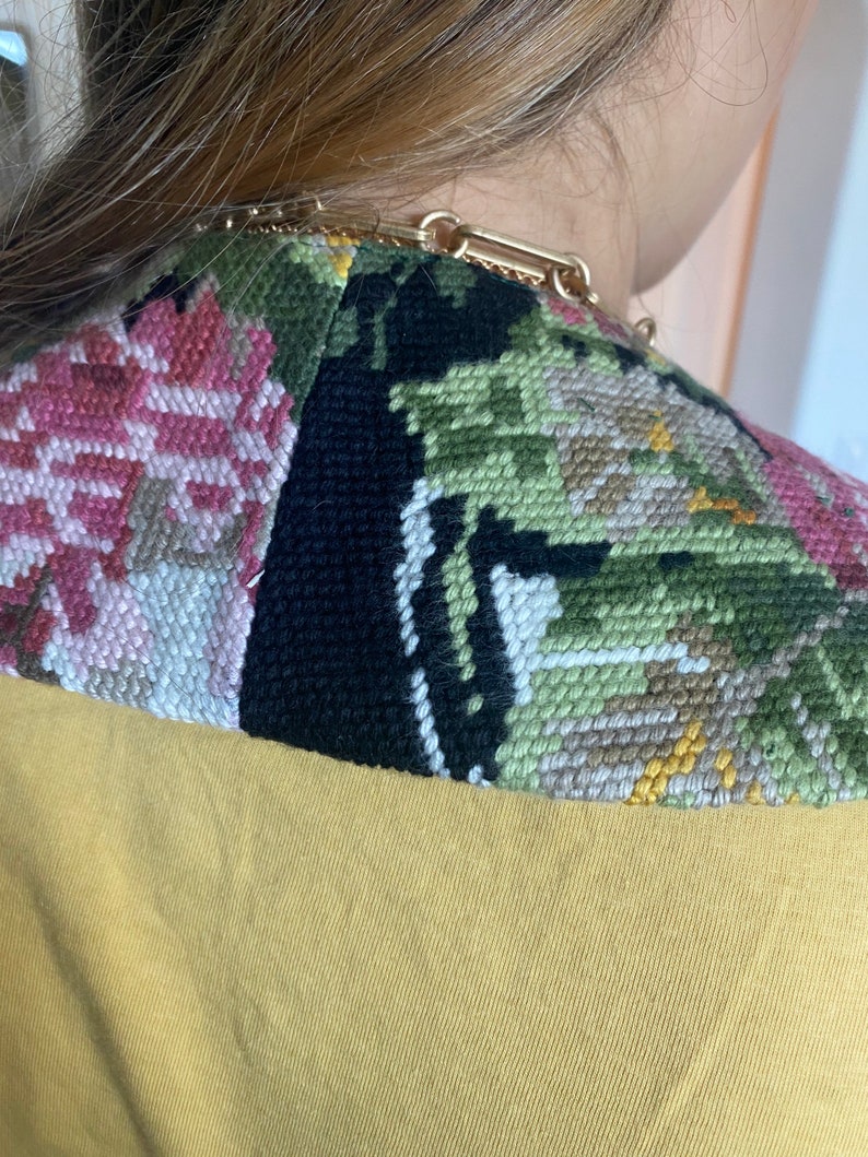 False collar for women in floral tapestry image 3
