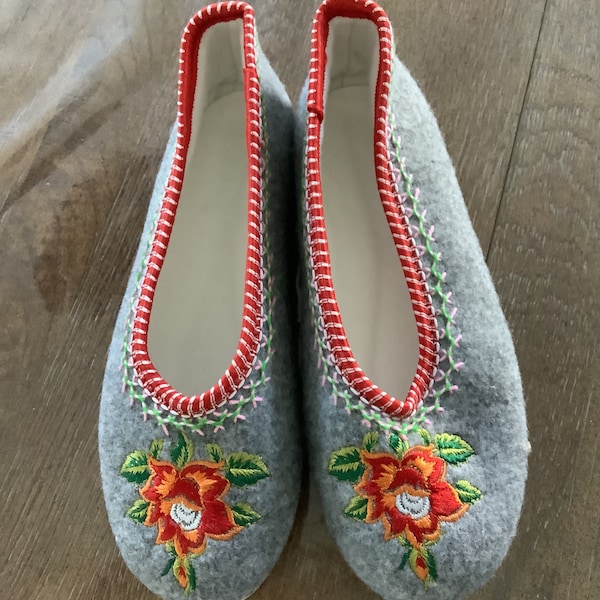 personalized embroidered slippers