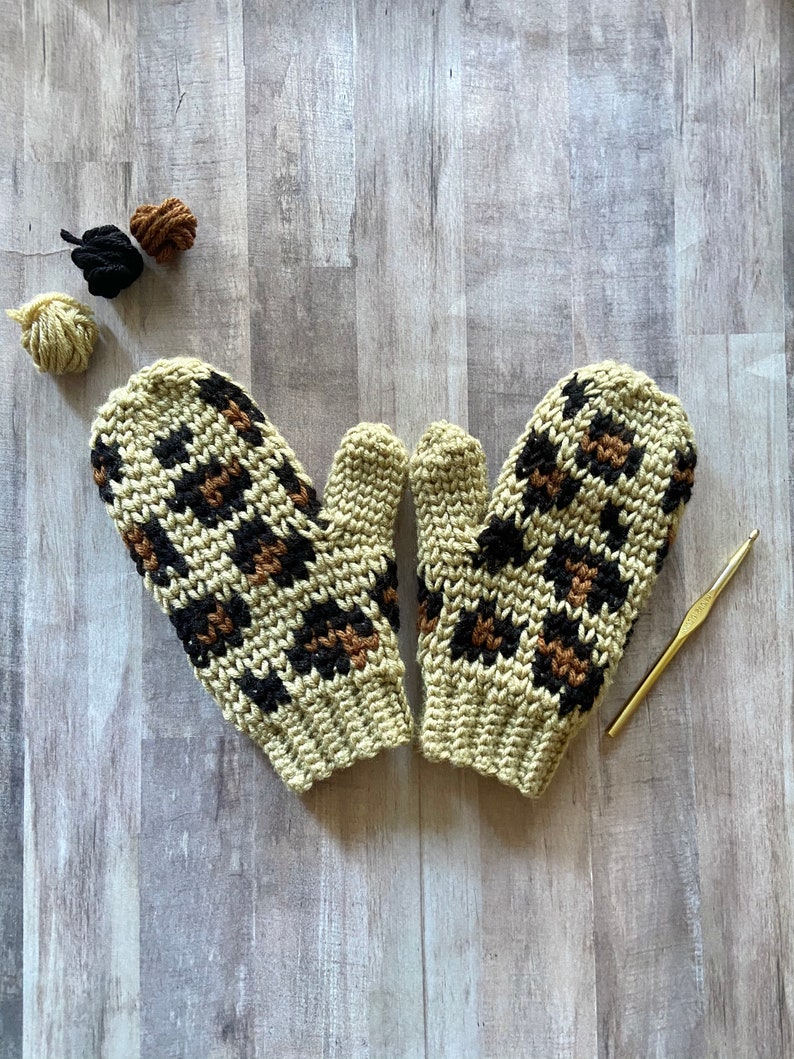 Luxe Leopard Mittens Crochet Pattern image 4