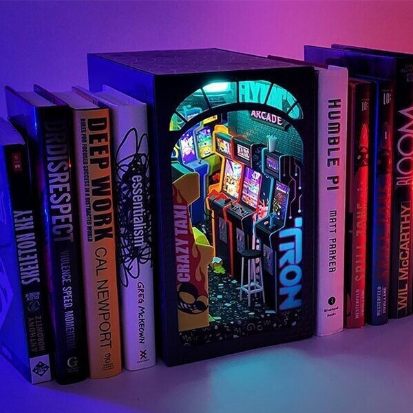 Flynn's Arcade Themed Booknook *PRE-ORDER*