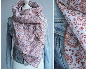 XXL triangular scarf, muslin, paisley flowers, light gray/rust