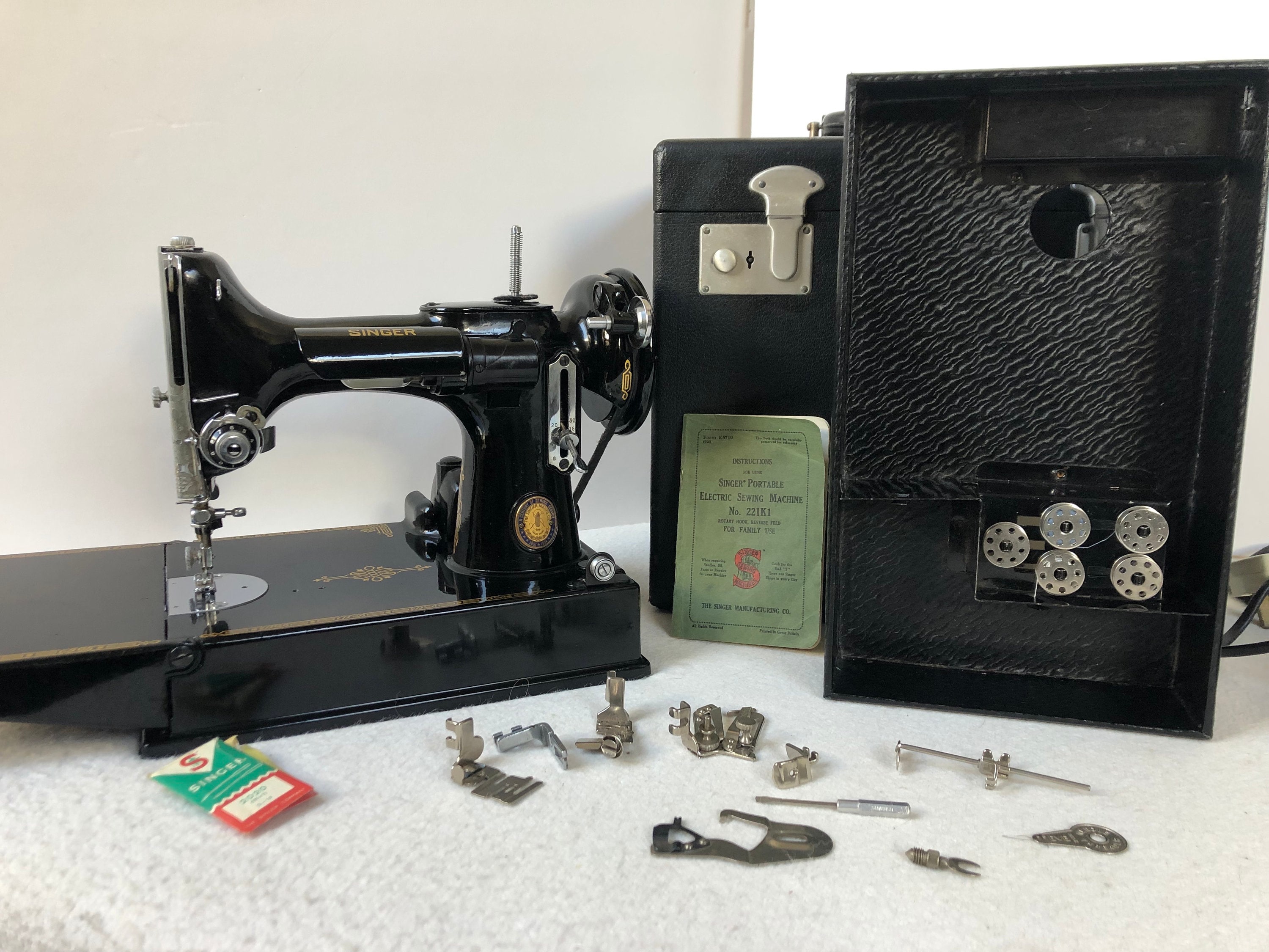 Singer 301 221 222K Featherweight Sewing Machine Bobbins Vintage Simanco  45785