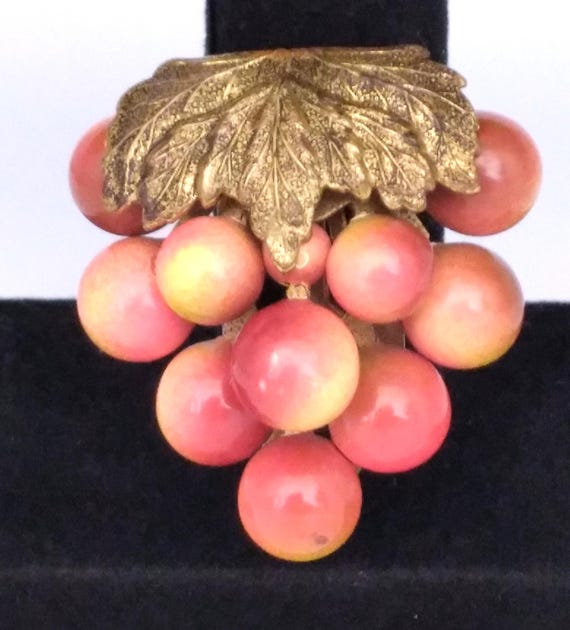 Dress Clip Vintage Miriam Haskell Style Grape Clu… - image 8
