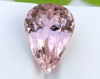 Päronformad persikrosa kunzit ädelsten: Felfri fasetterad slipning, 17,85 ct