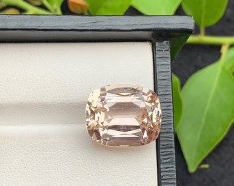Yellow Kunzite Gemstone: 17.25 Carat Cushion Cut Triphane
