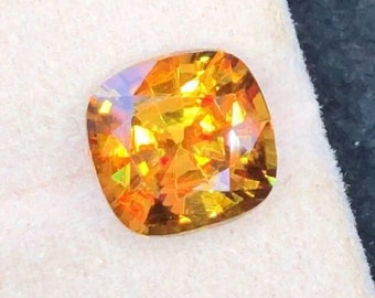 4.60カラットのフルファイアスフェーン宝石：緑がかった黄色のチタン石