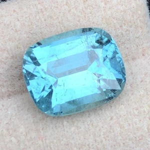 Turmalina azul laguna: 3,90 quilates, talla cojín, piedra natal de octubre