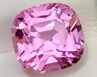 Kunzite rose 5,05 carats taille coussin à facettes façon Asscher du Nuristan (Afghanistan)