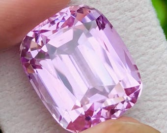 Kunzita rosa de 31,50 ct con corte cojín / Kunzita brillante de gran tamaño de Afganistán