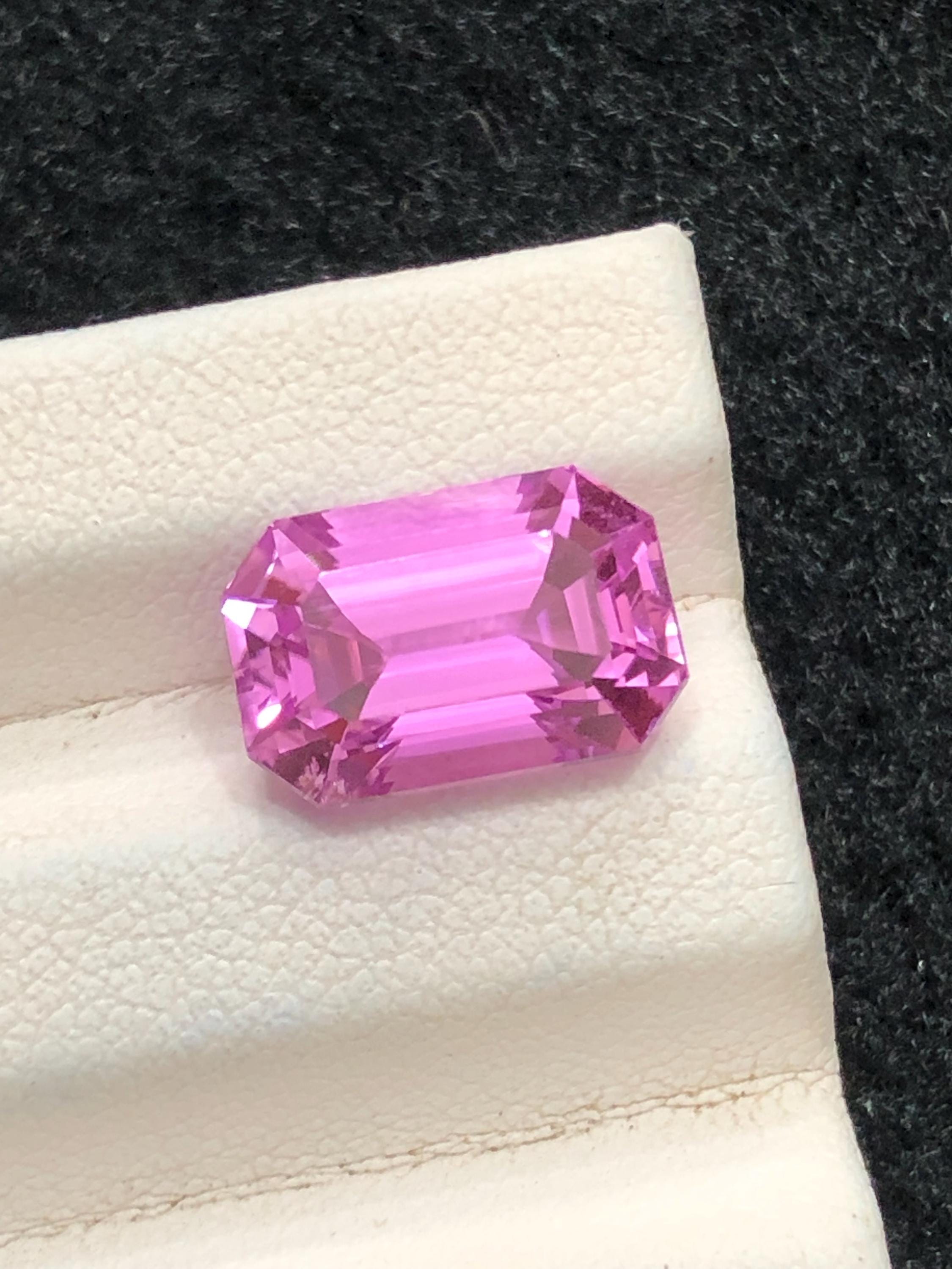 ピンククンツァイト 5.50ct エメラルドカット 宝石 アフガニスタン産